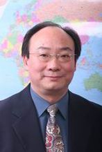 韓廷春，清華大學(xué)公共管理學(xué)院經(jīng)濟(jì)學(xué)教授、博士生導(dǎo)師。